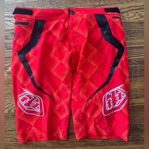 Troy Lee Designs Ace Mountain Bike Shorts Size 32 Black / Red MTB Riding Shorts